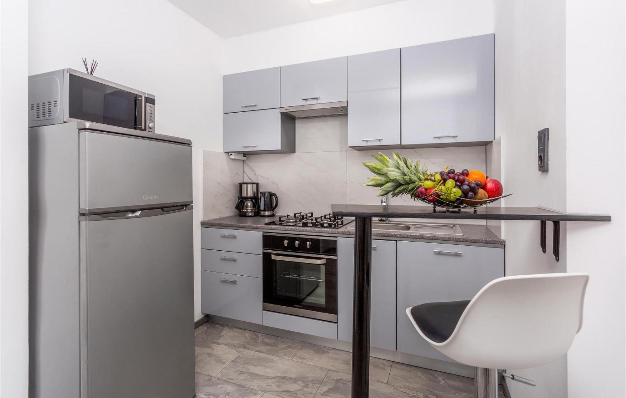 Beautiful Apartment In Malinska With Kitchen Zewnętrze zdjęcie