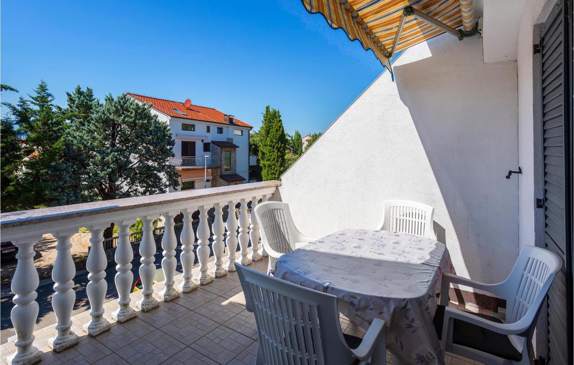 Beautiful Apartment In Malinska With Kitchen Zewnętrze zdjęcie